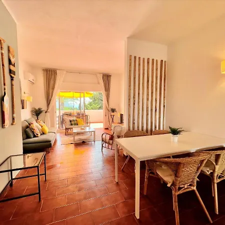 Twins 2 With Pool By Homing Apartament