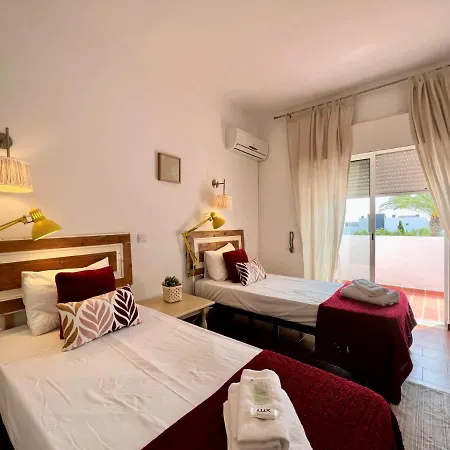 Twins 2 With Pool By Homing Daire *